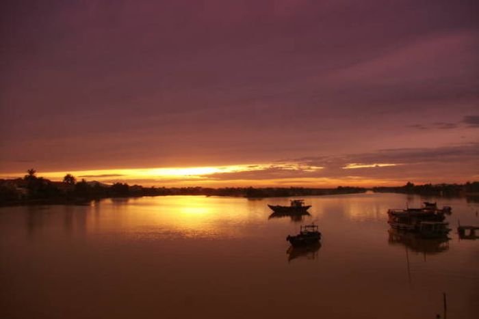 Nằm mộng thấy cảnh sông Thu Bồn vào hoàng hôn